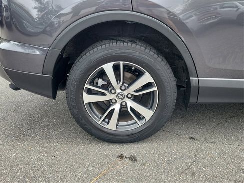 Used 2018 Toyota RAV4 XLE image 16