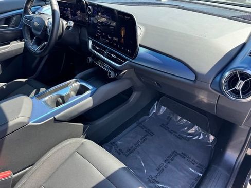 Certified 2025 Chevrolet Equinox EV LT w/ Convenience Package FWD image 7