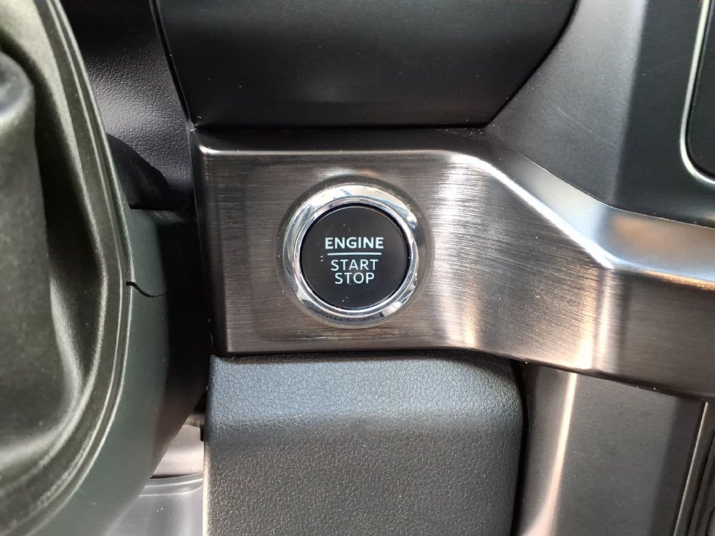 Used 2023 Ford F350 Lariat w/ FX4 Off-Road Package AWD/4WD image 26