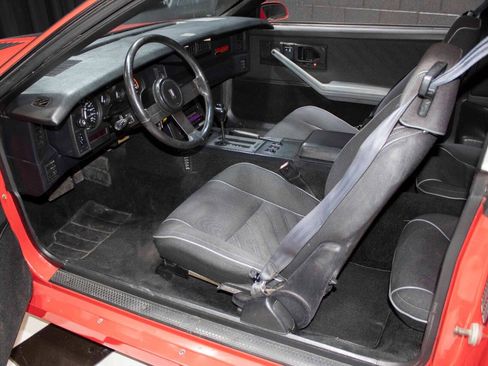 Used 1987 Chevrolet Camaro Z28 image 2