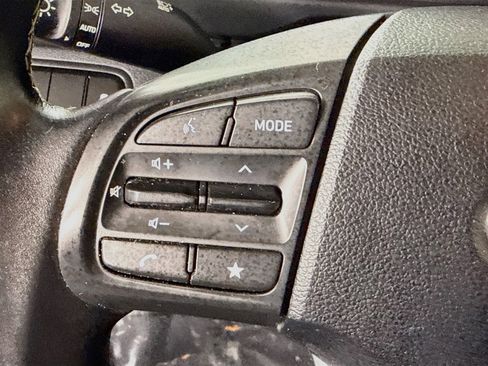 Used 2024 Hyundai Venue Limited FWD image 14