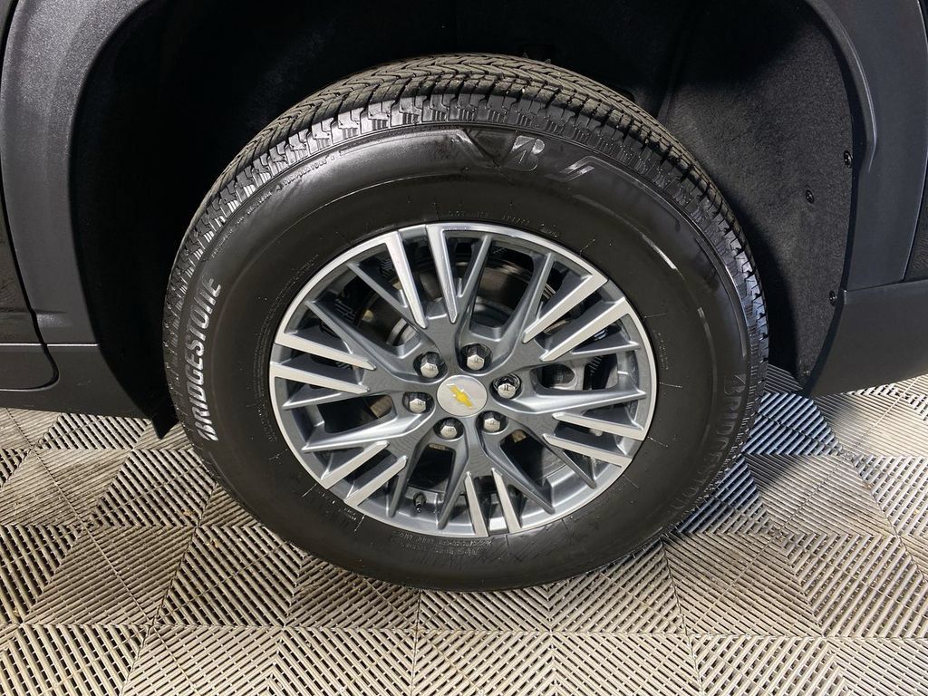 Certified 2024 Chevrolet Traverse LT AWD/4WD image 10