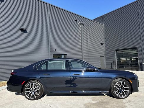 Used 2024 BMW 760i xDrive image 10