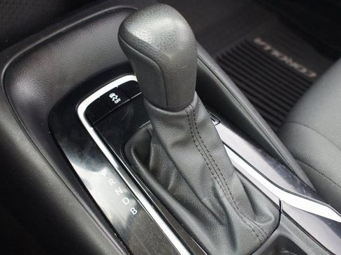 Used 2021 Toyota Corolla LE image 7