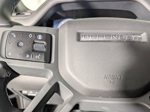 Used 2025 Land Rover Defender 110 X-Dynamic SE AWD/4WD image 34
