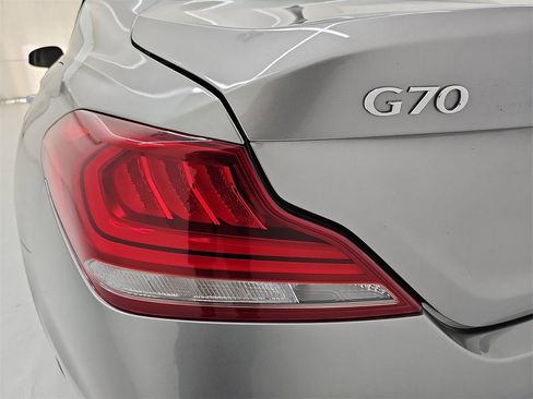 Used 2021 Genesis G70 2.0T image 40