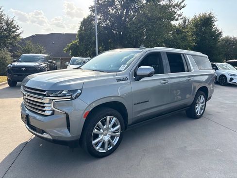 Used 2024 Chevrolet Suburban High Country w/ Premium Package AWD/4WD image 1