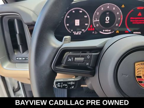 Used 2025 Porsche Cayenne Coupe AWD/4WD image 28