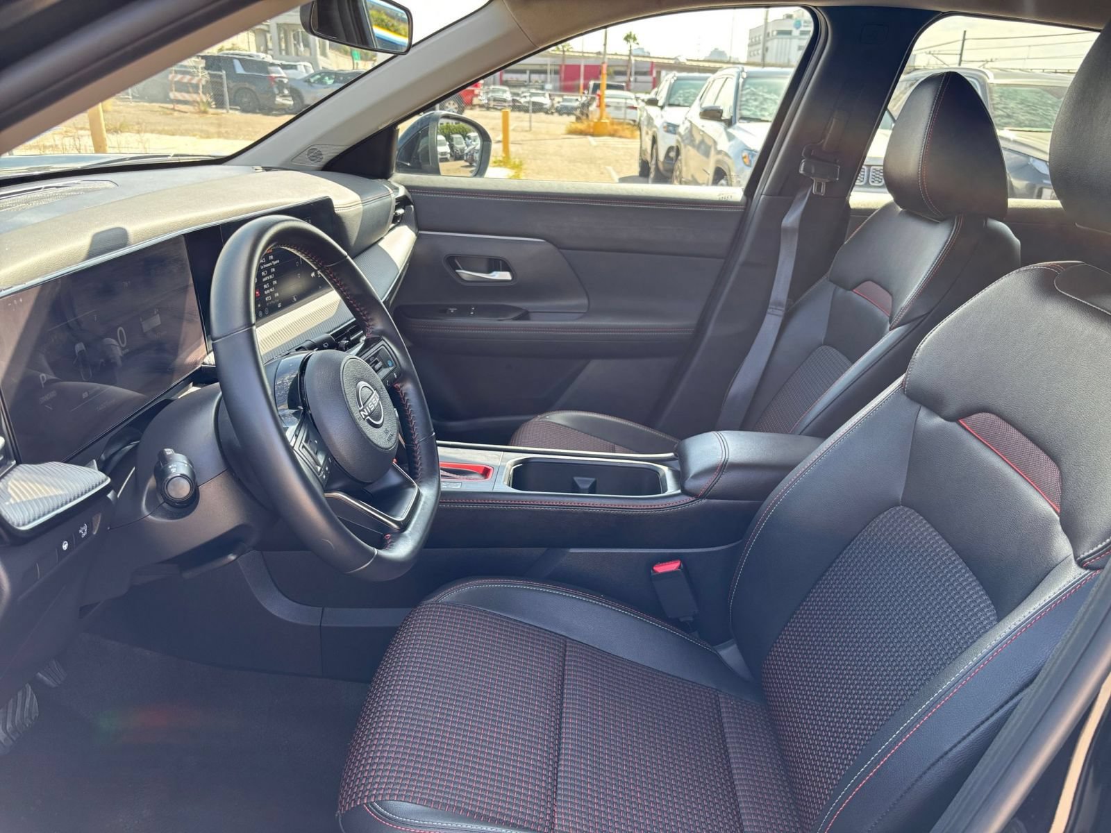 Used 2026 Nissan Kicks SR FWD image 25