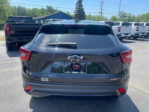 Used 2025 Chevrolet Trax RS w/ Driver Confidence Package FWD image 6