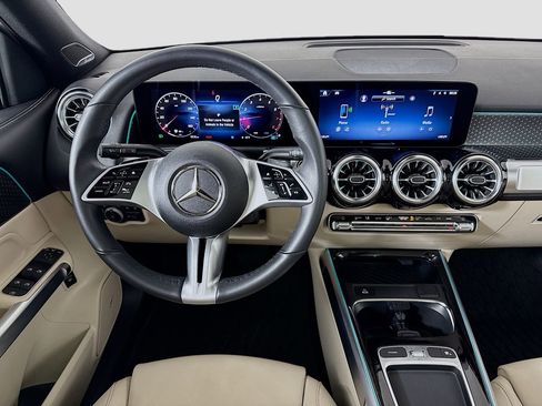 Used 2024 Mercedes-Benz GLB 250 4MATIC image 22
