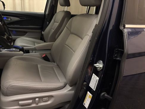 Used 2022 Honda Pilot Touring image 11