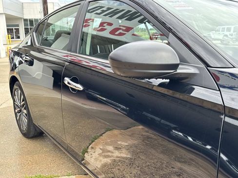 Used 2025 Nissan Altima 2.5 SV FWD image 16
