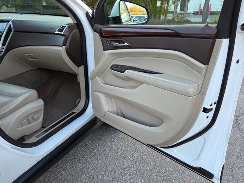 Used 2015 Cadillac SRX Premium image 36