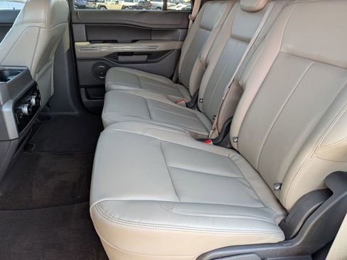 Used 2021 Ford Expedition XLT image 26