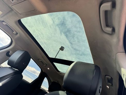 Used 2020 Jaguar F-PACE Premium image 9