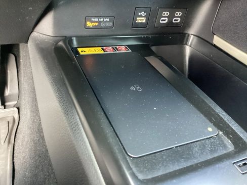 Used 2025 Toyota Camry LE w/ Convenience Package image 19