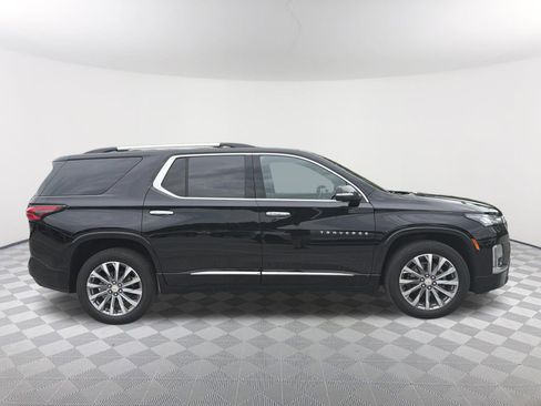 Used 2023 Chevrolet Traverse Premier FWD image 5