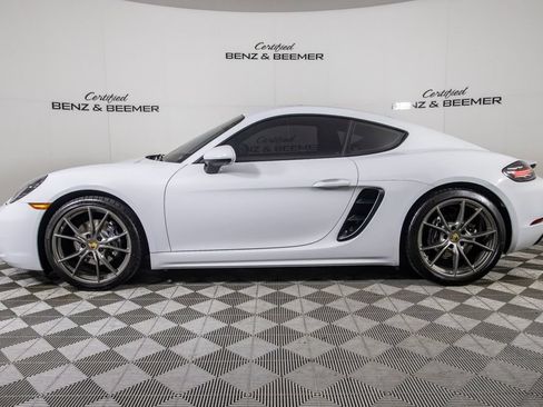 Used 2022 Porsche 718 Cayman RWD image 10