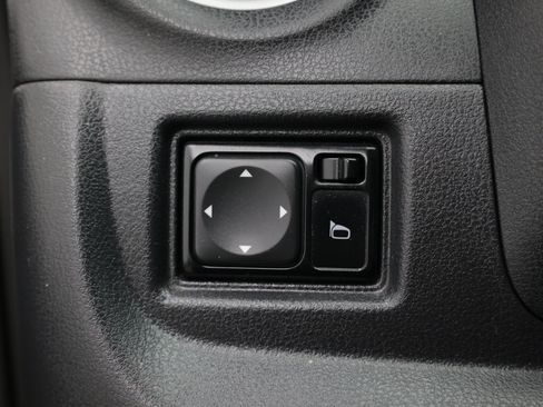 Used 2018 Nissan Versa Note SV FWD image 25