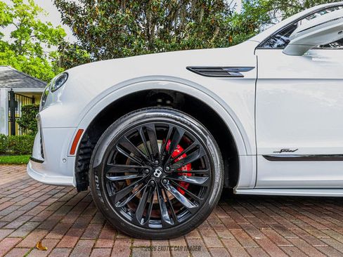 Used 2023 Bentley Bentayga Speed AWD/4WD image 4