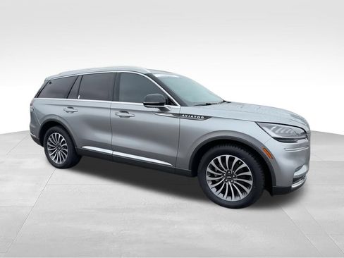 Used 2023 Lincoln Aviator AWD w/ Premium Package image 2