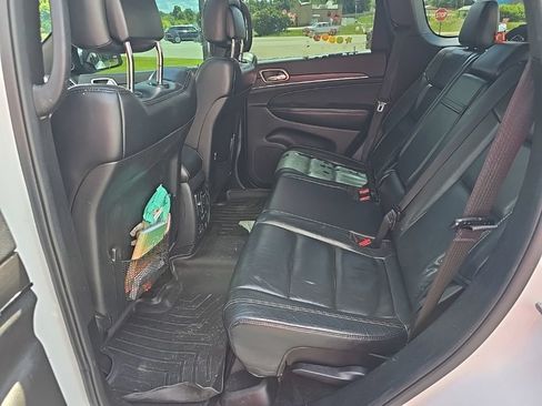Used 2017 Jeep Grand Cherokee Limited AWD/4WD image 10