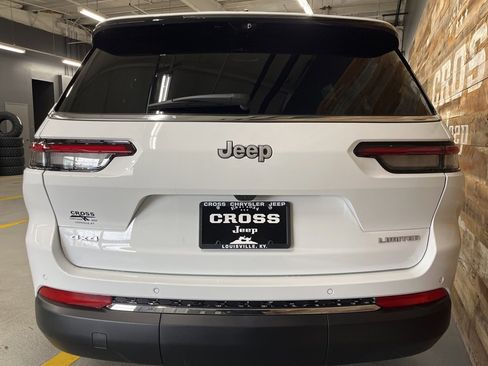 New 2025 Jeep Grand Cherokee L Limited w/ Luxury Tech Group II image 24