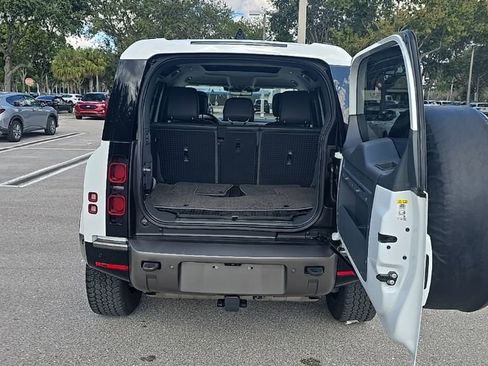 Used 2021 Land Rover Defender 110 X-Dynamic HSE image 29