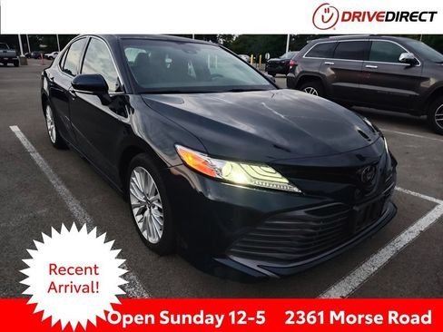 Used 2018 Toyota Camry XLE FWD image 1