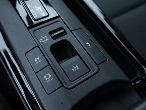 Used 2024 Toyota Prius Limited image 27