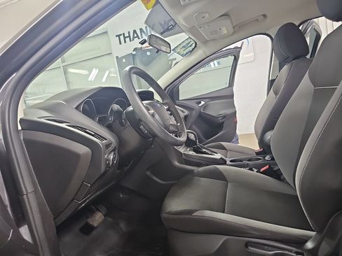 Used 2014 Ford Focus SE FWD image 18