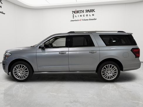 Used 2024 Ford Expedition Max Platinum AWD/4WD image 2