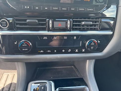 Used 2023 Nissan Pathfinder SL w/ SL Premium Package AWD/4WD image 25