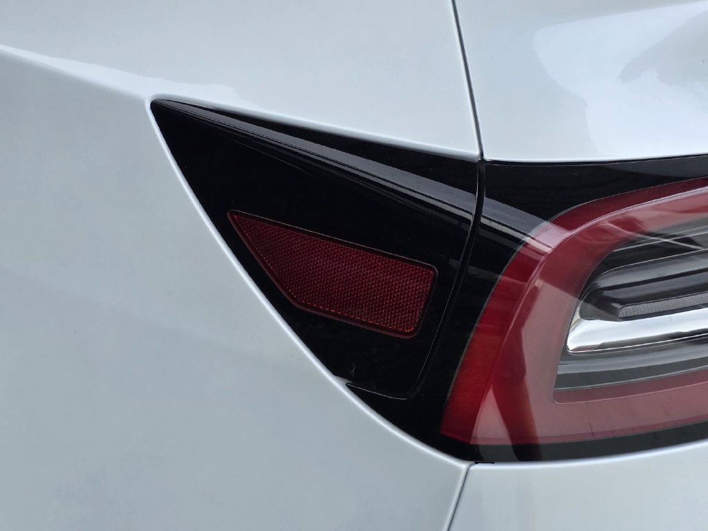 Used 2025 Tesla Model Y Performance AWD/4WD image 36