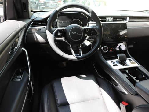 Used 2023 Jaguar F-PACE S AWD/4WD image 15