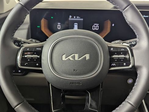 New 2026 Kia Carnival EX image 16