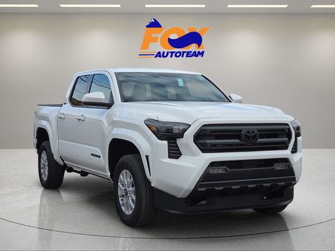 Used 2026 Toyota Tacoma SR5 AWD/4WD image 6