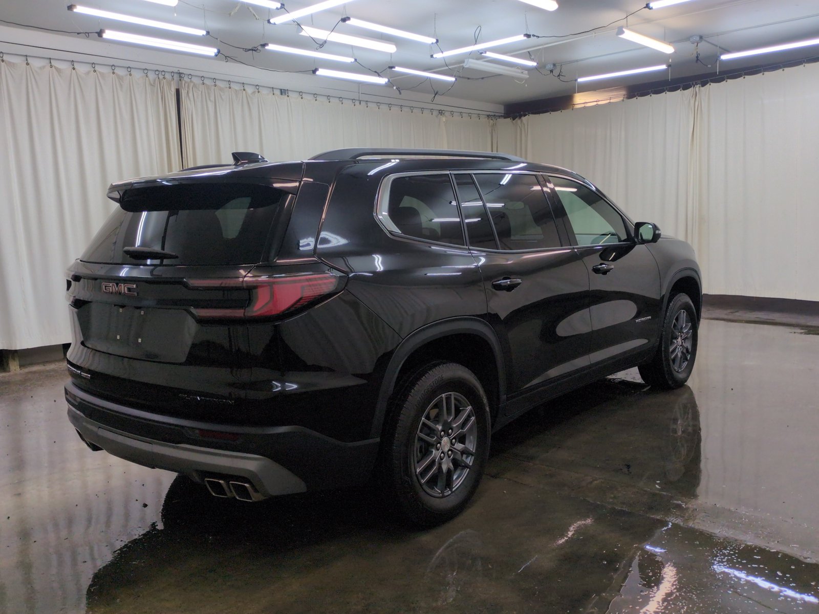 Used 2025 GMC Acadia Elevation AWD/4WD image 5