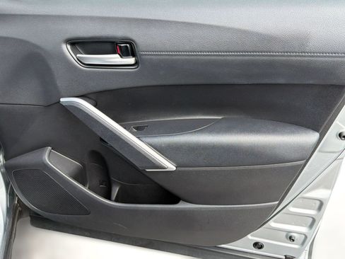 Used 2023 Toyota Corolla Cross XLE FWD image 34