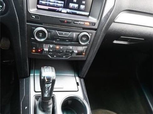 Used 2016 Ford Explorer XLT w/ Equipment Group 202A image 22