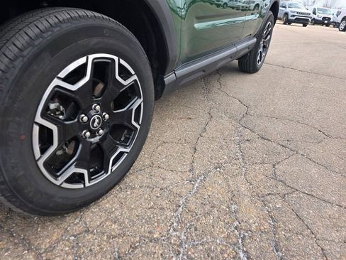 Certified 2025 Ford Bronco Sport Outer Banks w/ Outer Banks Tech Package+ AWD/4WD image 44