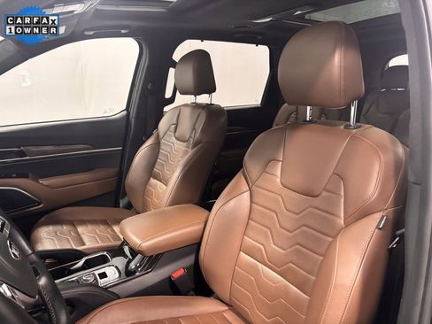 Used 2020 Kia Telluride SX w/ SX Prestige Package image 12