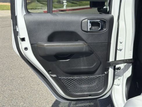 Used 2025 Jeep Wrangler Sahara AWD/4WD image 27