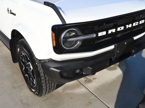 Used 2024 Ford Bronco Outer Banks image 11