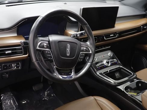 Used 2022 Lincoln Nautilus Reserve AWD/4WD image 6