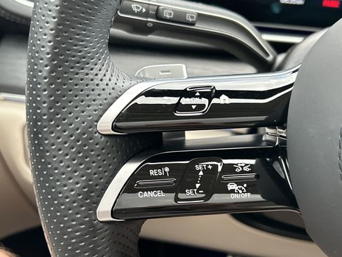 Certified 2025 Mercedes-Benz GLS 450 4MATIC image 29
