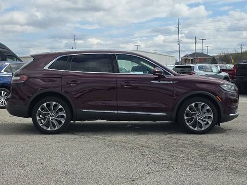 Used 2022 Lincoln Nautilus Reserve w/ Equipment Group 201A image 7