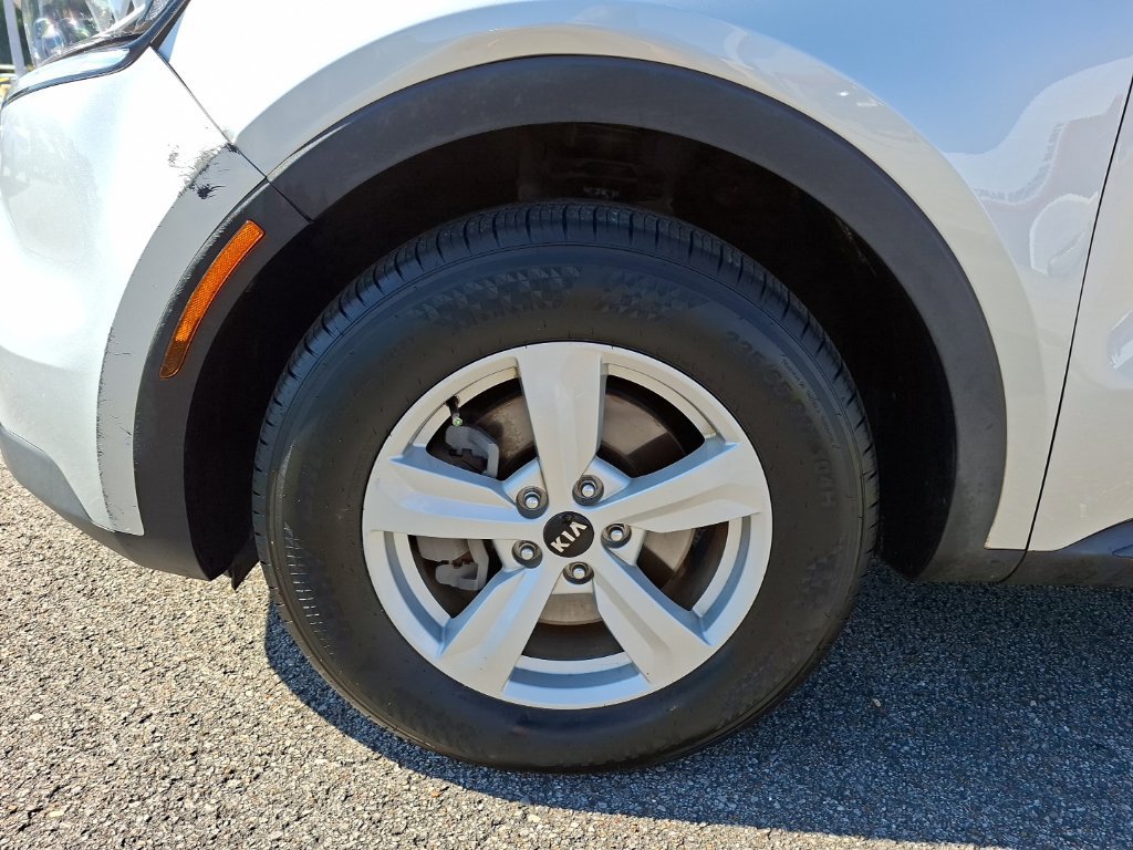 Used 2021 Kia Sorento LX FWD image 10