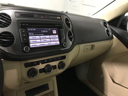 Used 2015 Volkswagen Tiguan SE FWD image 26
